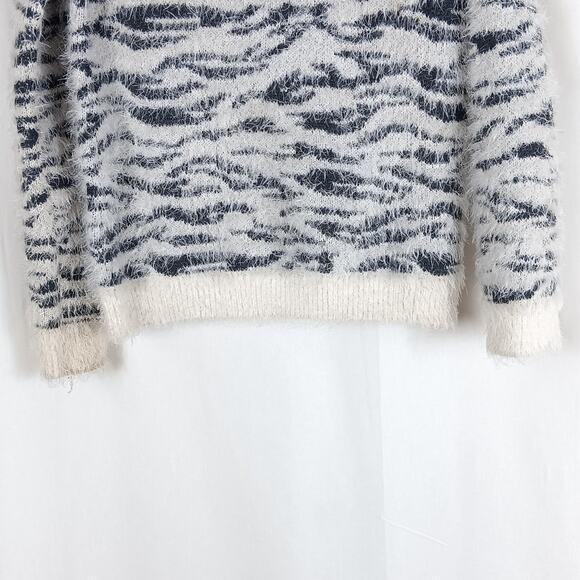 Mudd Zebra Print Fuzzy Pullover Sweater Size S - Picture 3 of 5